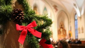 VIDEO Biserică în flăcări, în prima zi de Crăciun. Care a fost cauza incendiului?